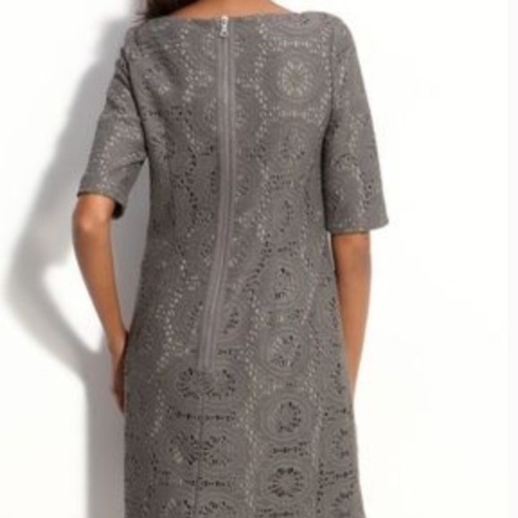 ADRIANNA PAPELL Short Sleeve Crochet Lace Detail Lined Zipper Back Dress Size 8 - Picture 2 of 3